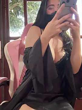 Voyerra_g live sex cam