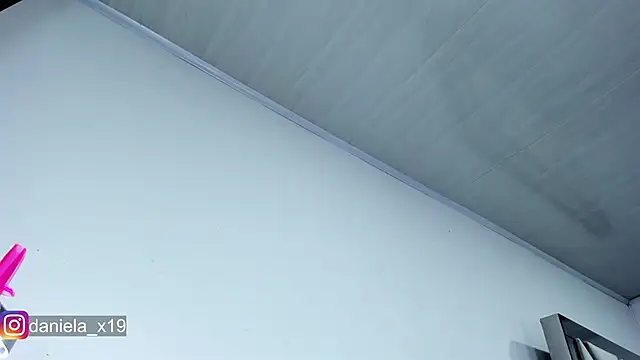 Daniela_x19's cam snapshot