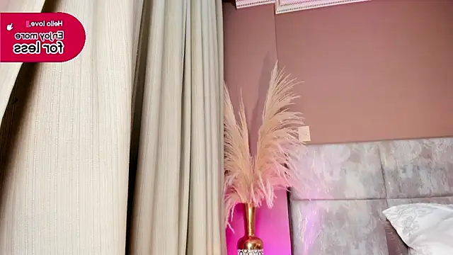 EllaVillaluna's cam snapshot