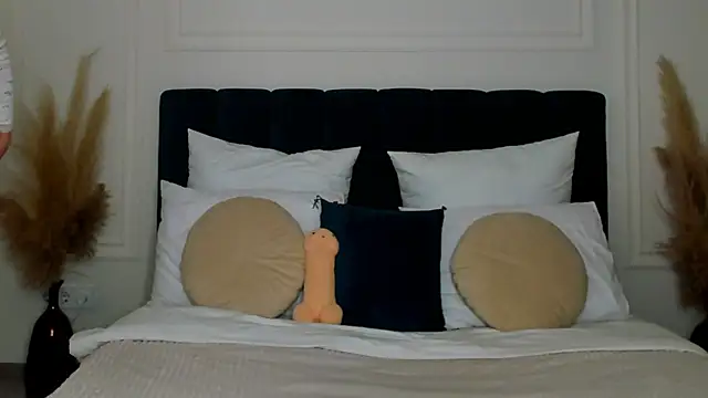 CalyMoon's cam snapshot