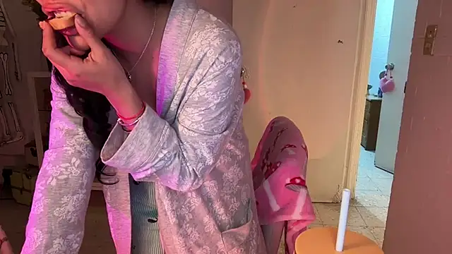 kaithra's cam snapshot