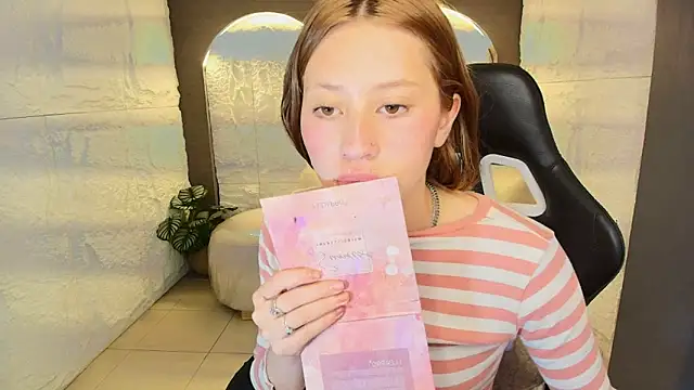 jazmin_r_'s cam snapshot