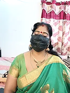 tamil-aunt's cam snapshot