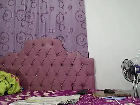 DannaTs1 live sex cam