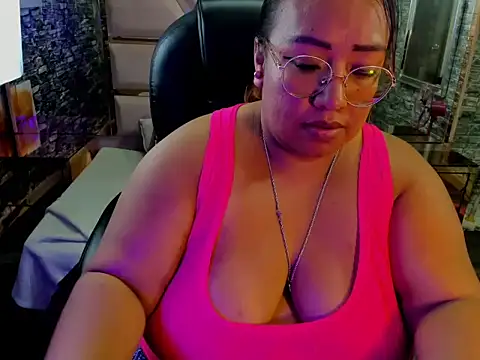 Shara_Oz's cam snapshot