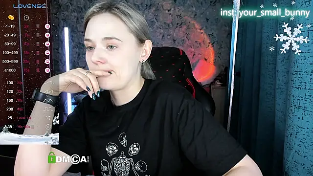 Your_small_bunny's cam snapshot