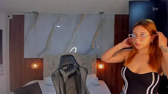 mia_18v's cam snapshot