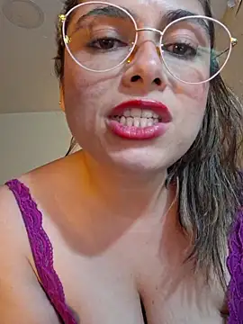 Juliietha_servas live sex cam