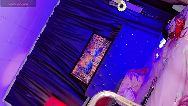 Gabyqueen70 live sex cam