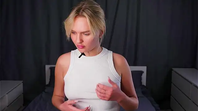 AmyLowe04 live sex cam