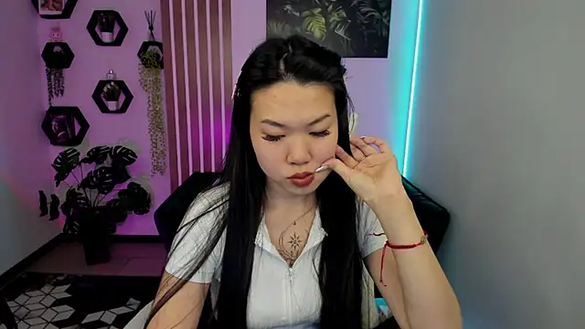 LunaPurrr live sex cam