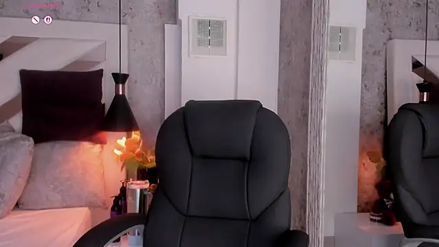 Megan-8's cam snapshot