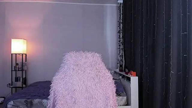 ReddHotPipper's cam snapshot