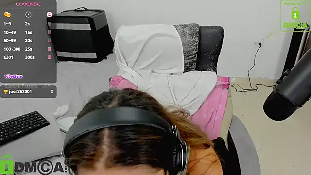 isa_loves_cum's cam snapshot