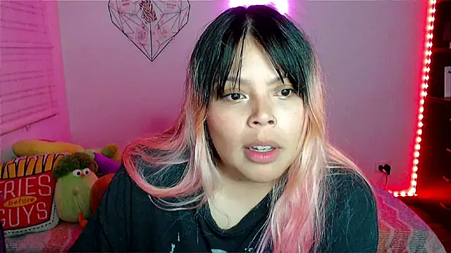 EllieMoonX's cam snapshot