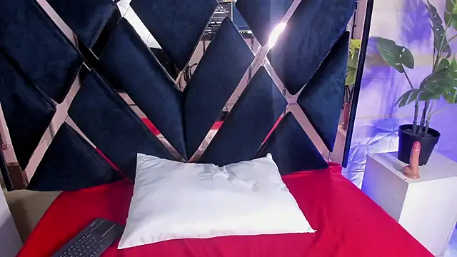 gemma_roberts_'s cam snapshot