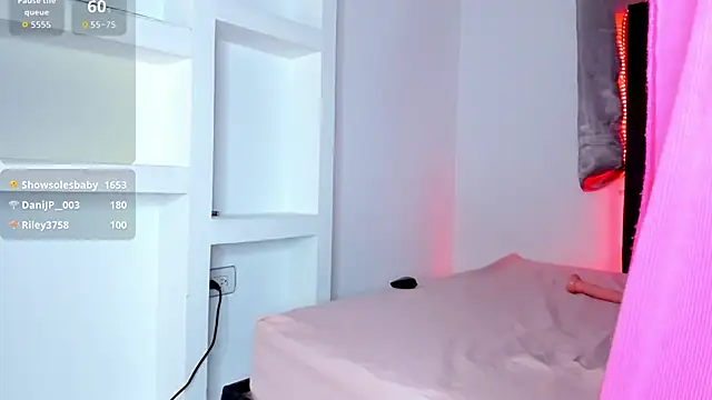 Isis_Blaze's cam snapshot