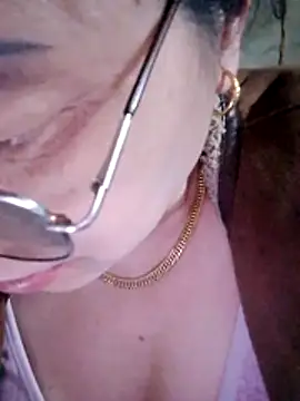 small-house123's cam snapshot