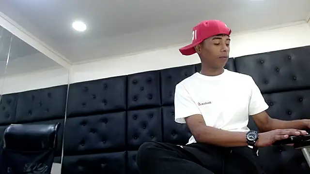 TonnyMarck live sex cam