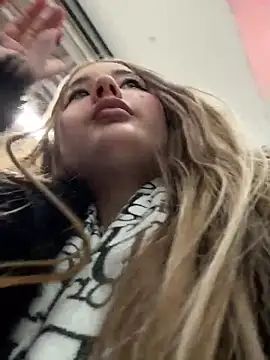 VineraSweet's cam snapshot