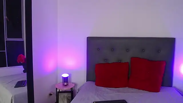 isa_bigassx's cam snapshot