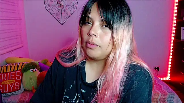 EllieMoonX's cam snapshot