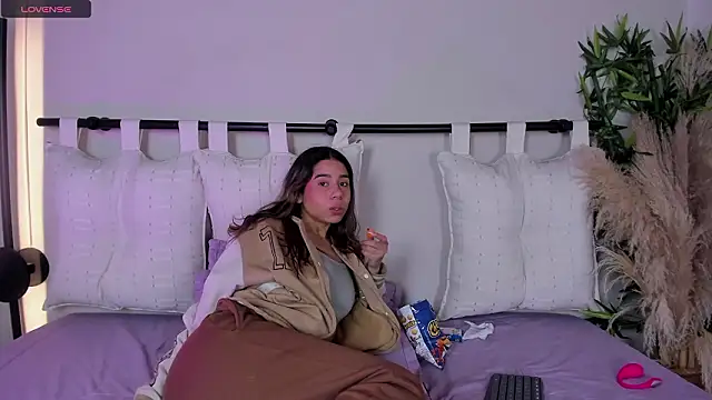 Rachell_criss's cam snapshot