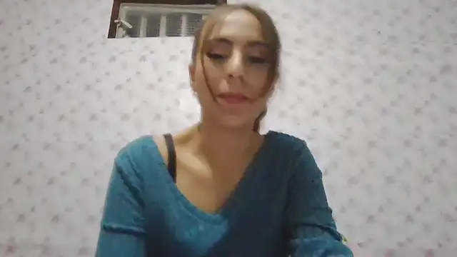 Roselingalvis13's cam snapshot