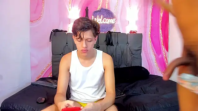 Hotsweet_Guys live sex cam