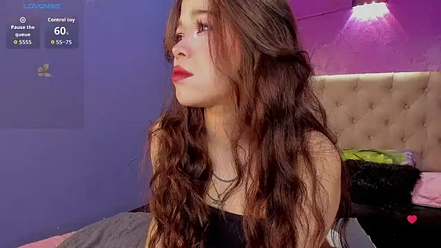 LittleCheerry's Stripchat show and profile