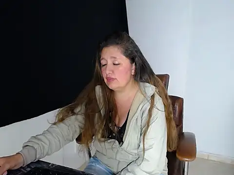 MilfCute_sex's cam snapshot