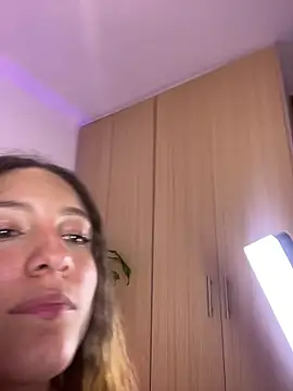 onlyemily_'s cam snapshot