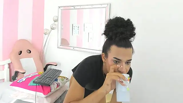 Amaia_Monroe live sex cam