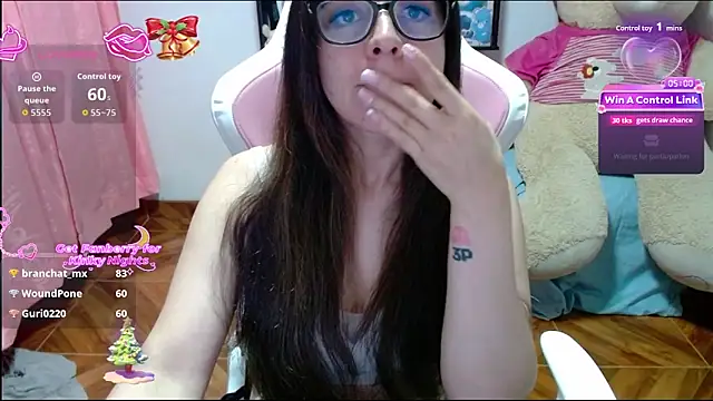 Maggie_Fox3's cam snapshot