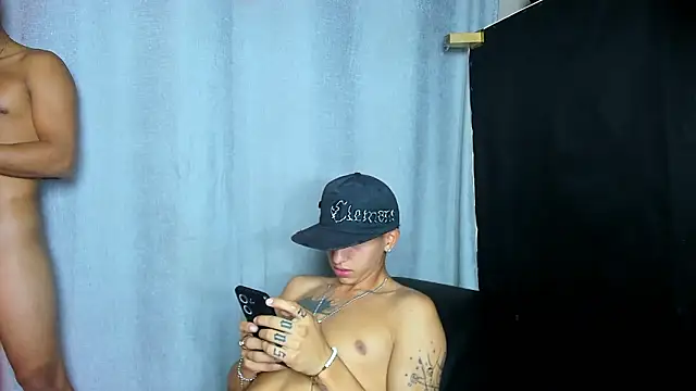 Skinnyfucked's cam snapshot