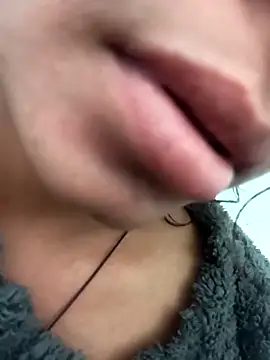 Aaisha-16's cam snapshot