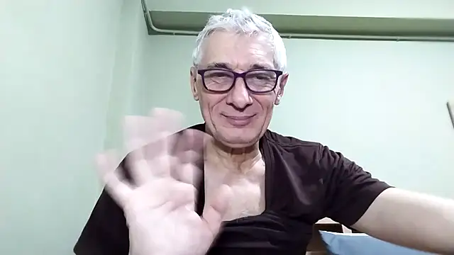 BIGUNCUTHARDCOCK live sex cam