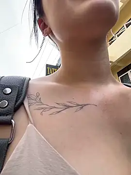 MiraReach live sex cam