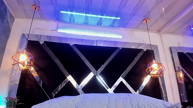 miiacharloth live sex cam