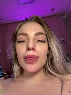 HugeBoobsAlice live sex cam