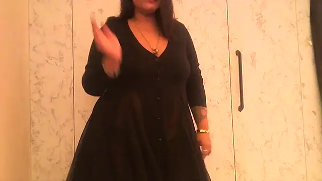 URs_RIYA's cam snapshot