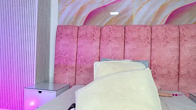 emmacurvy live sex cam