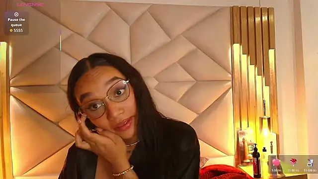 coraline_vera's cam snapshot