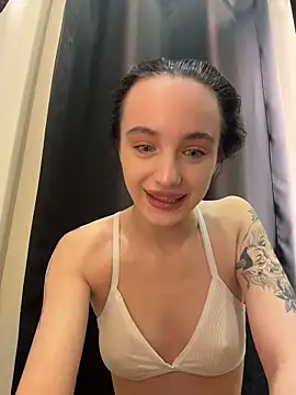 MiaTee's cam snapshot