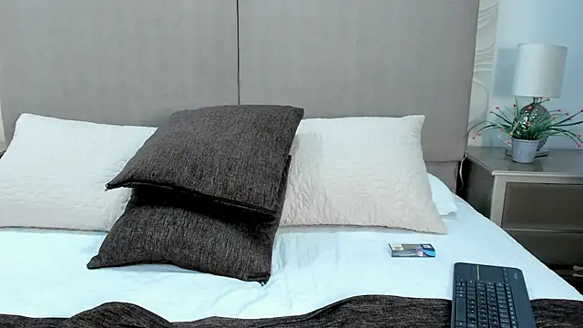 baby_naomy's cam snapshot