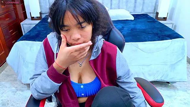 laureentt_'s cam snapshot