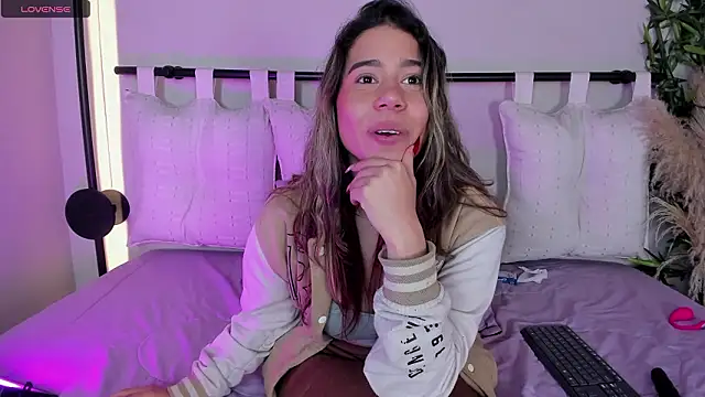 Rachell_criss's cam snapshot