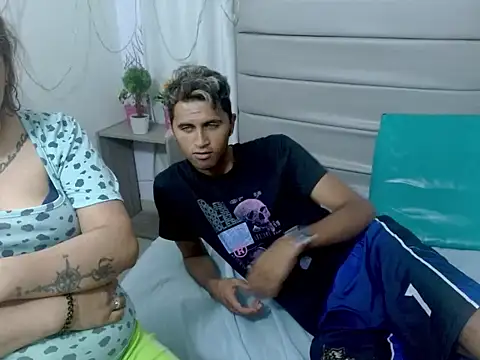 Cecilia_and_Carlos's cam snapshot