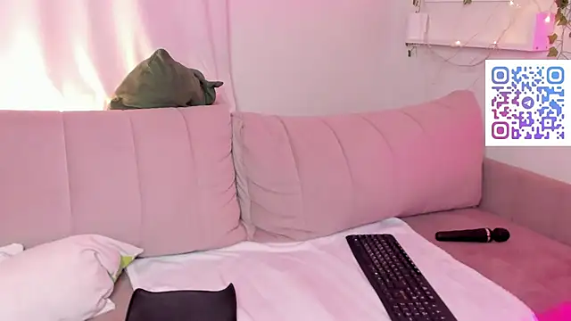 Lisbeth__Salander's cam snapshot