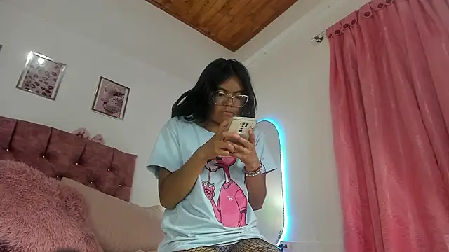 luna_velveth's cam snapshot